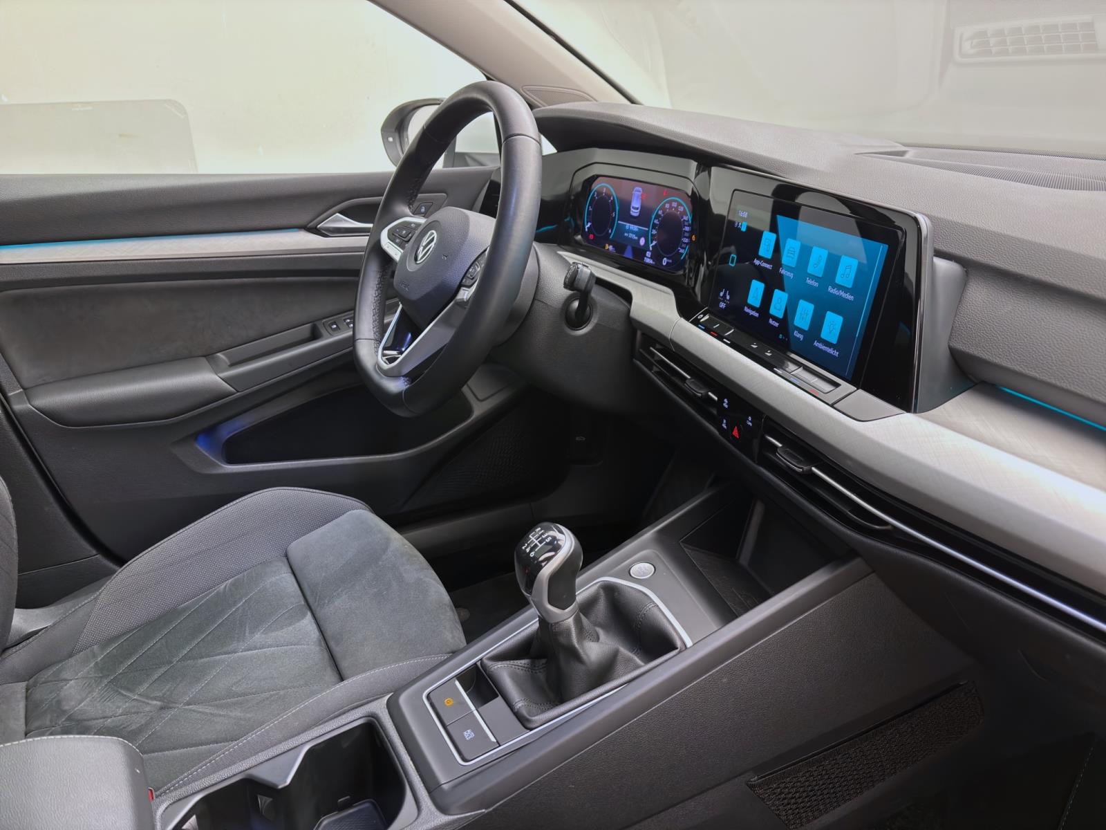 Volkswagen Golf 2.0 TDI LIFE NAVI ACC LED PDC