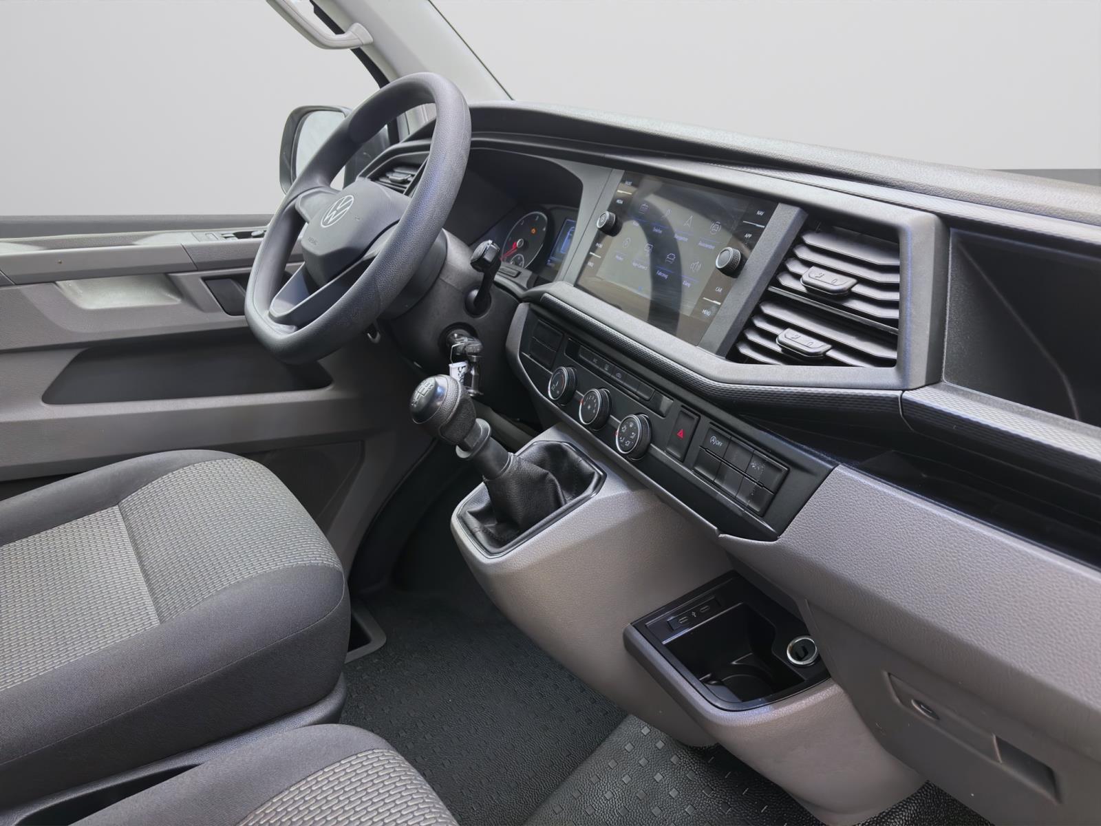 Volkswagen T6.1 Transporter Kombi 2.0 TDI 9-SITZER NAVI KLIMA PDC