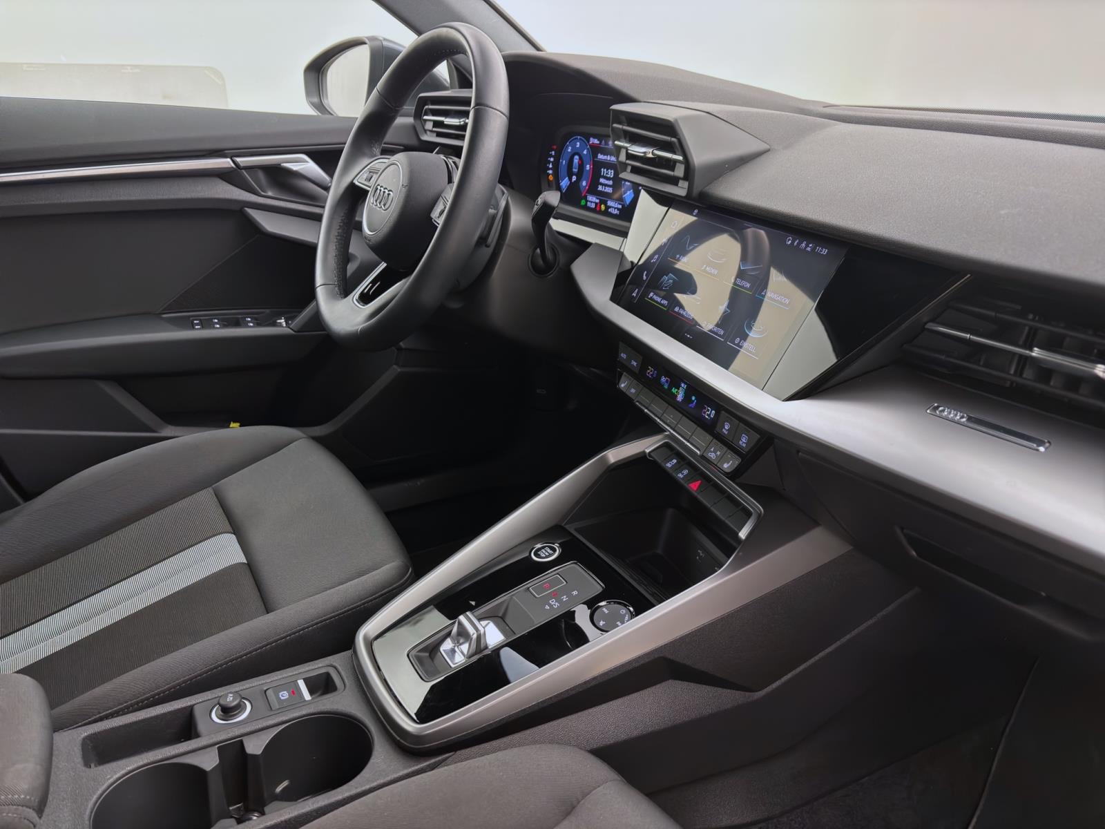 Audi A3 Limousine 30 TDI ADVANCED PDC KAMERA AHK