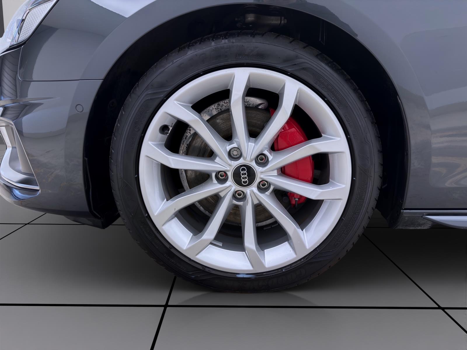 Audi A4 Avant 40 TFSI Q S LINE PANO STDHZG MATRIX HuD