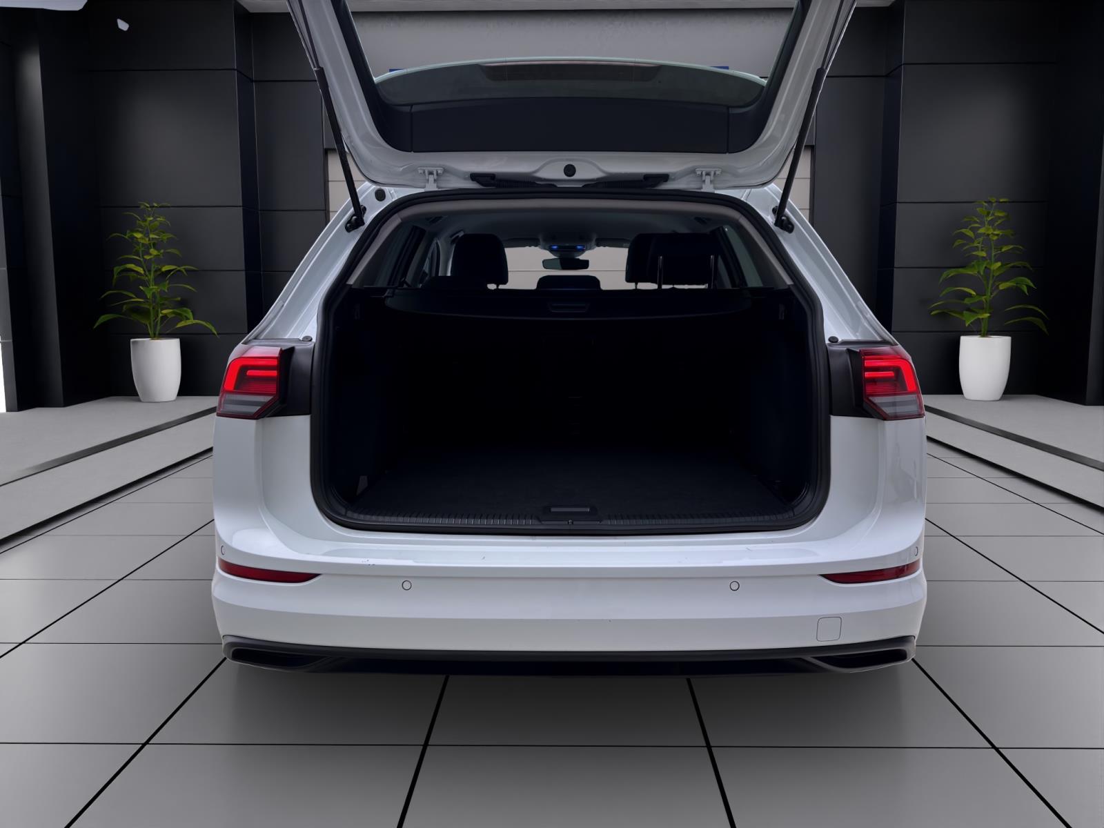 Volkswagen Golf Variant 2.0 TDI DSG LIFE NAVI ACC KAMERA LED