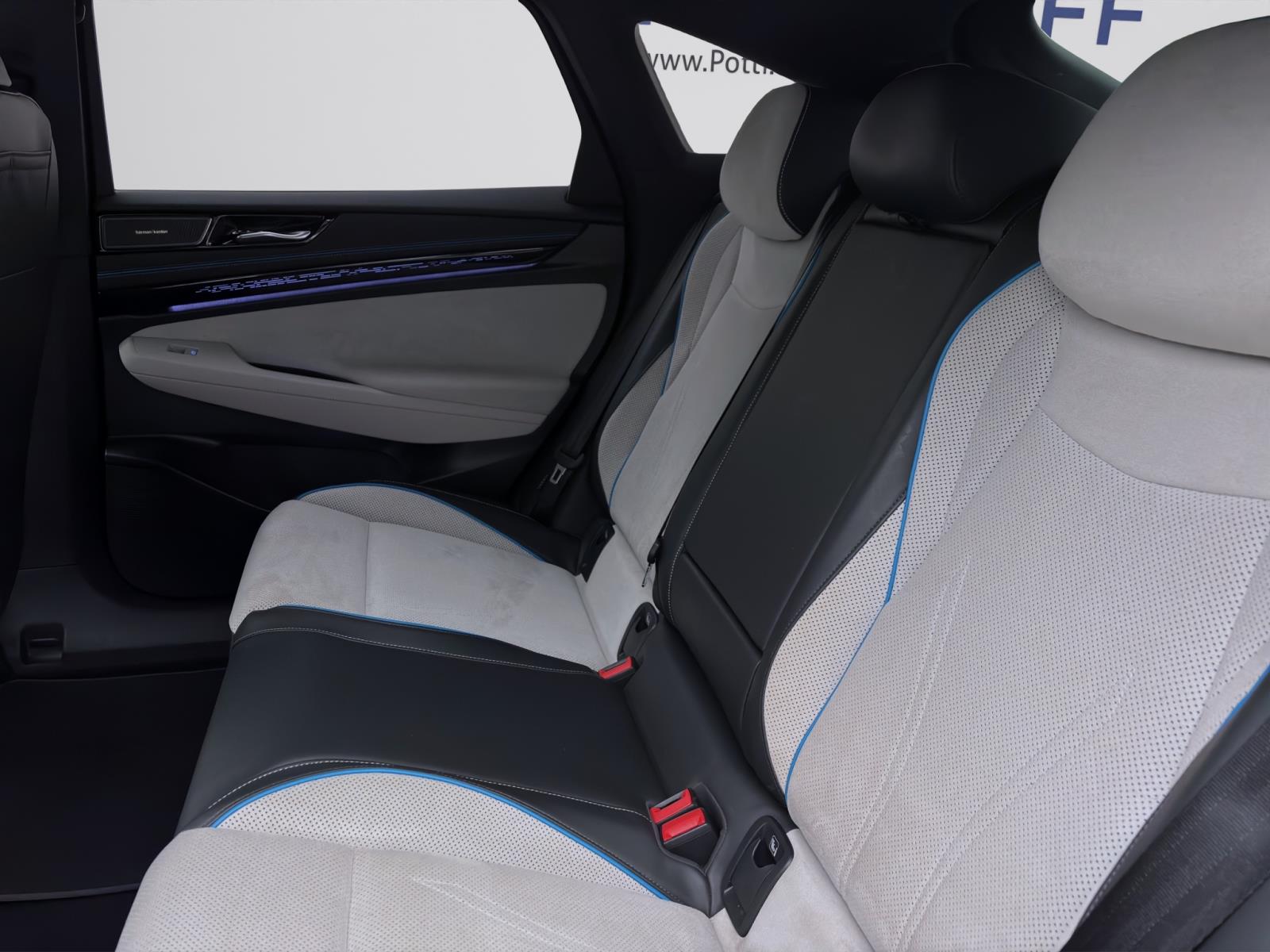 Volkswagen ID.7 PRO HARMAN HuD DCC eKLAPPE