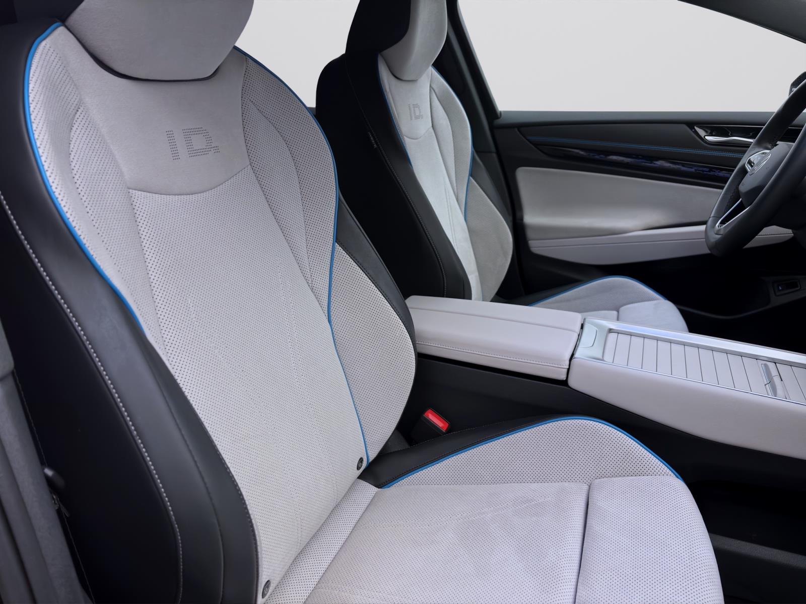Volkswagen ID.7 PRO HARMAN HuD DCC eKLAPPE