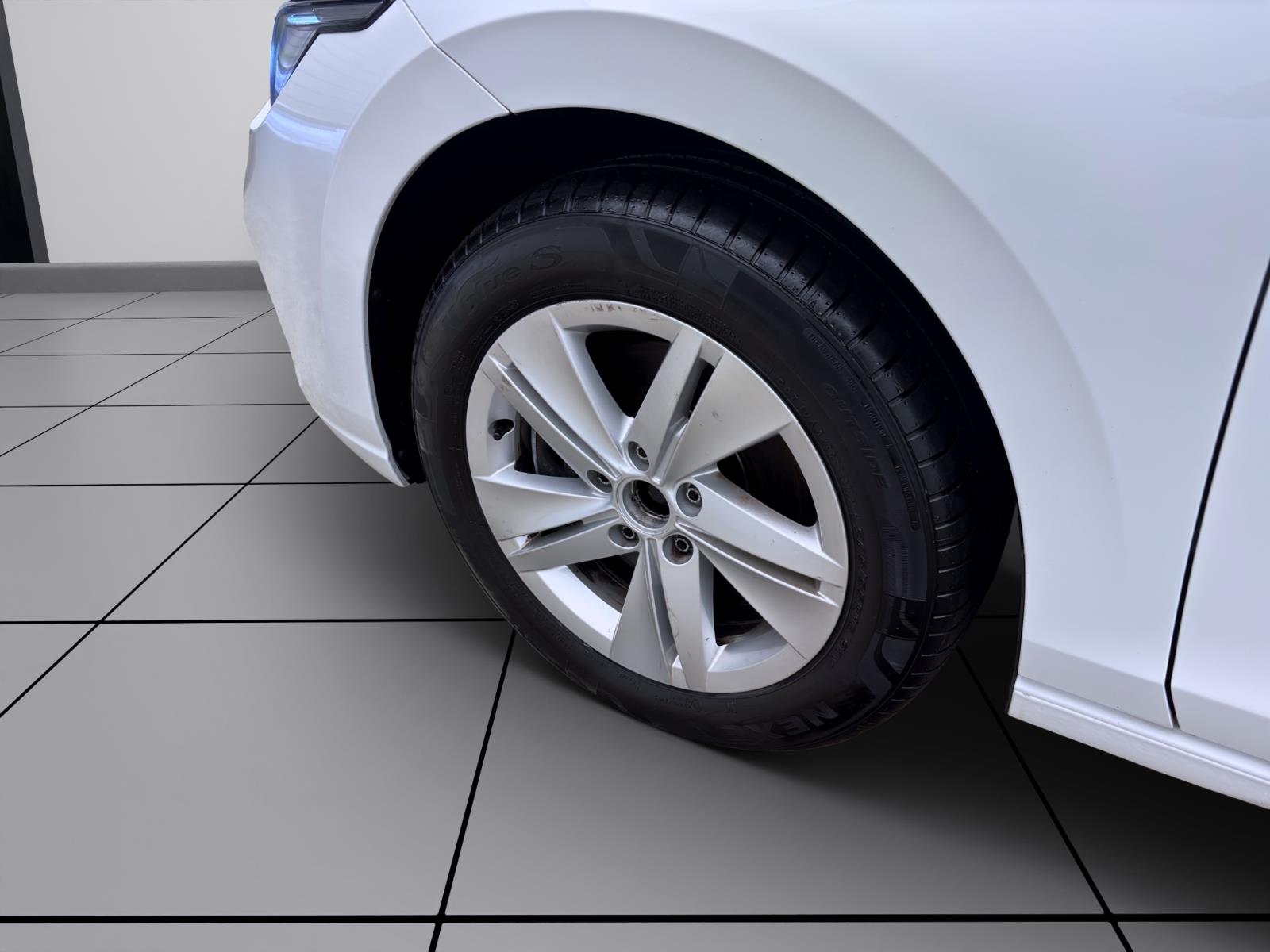 Volkswagen Golf Variant 2.0 TDI DSG LIFE AHK NAVI KAMERA ACC