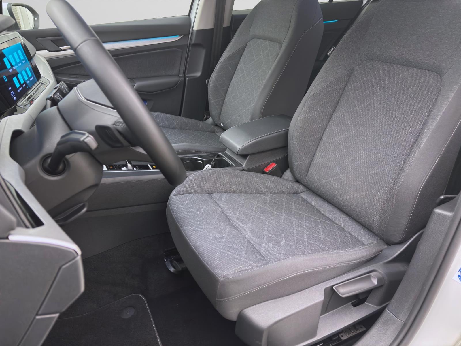 Volkswagen Golf Variant 2.0 TDI DSG LIFE AHK NAVI KAMERA ACC