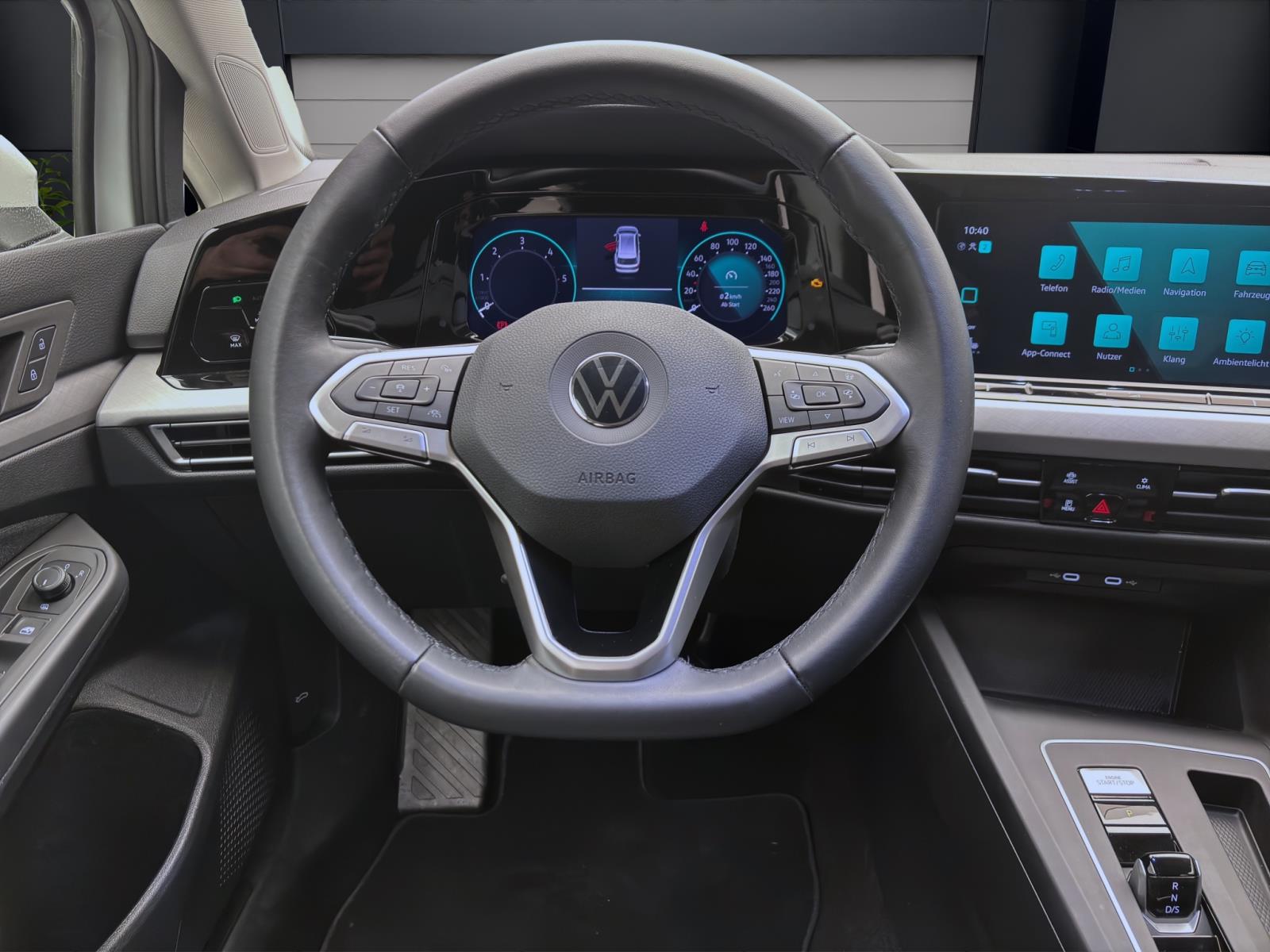 Volkswagen Golf Variant 2.0 TDI DSG LIFE AHK NAVI KAMERA ACC