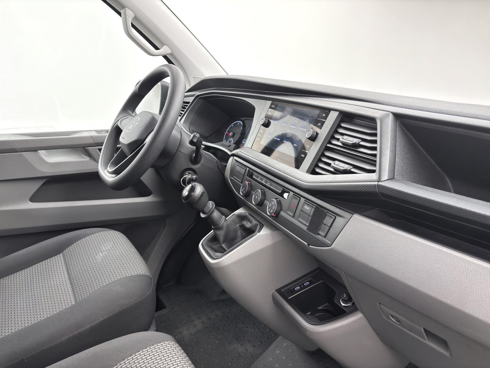 Volkswagen T6.1 Transporter Kombi 2.0 TDI 9-SITZER NAVI KLIMA PDC