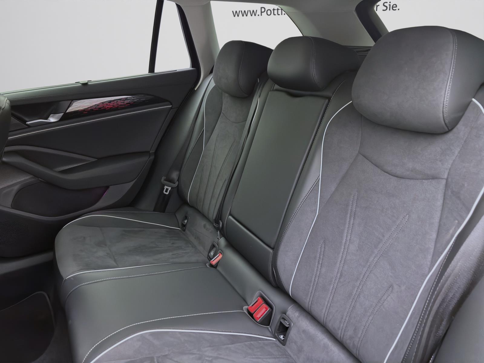 Volkswagen Passat Variant 2.0 TDI DSG ELEGANCE NAVI AHK PDC KAMERA