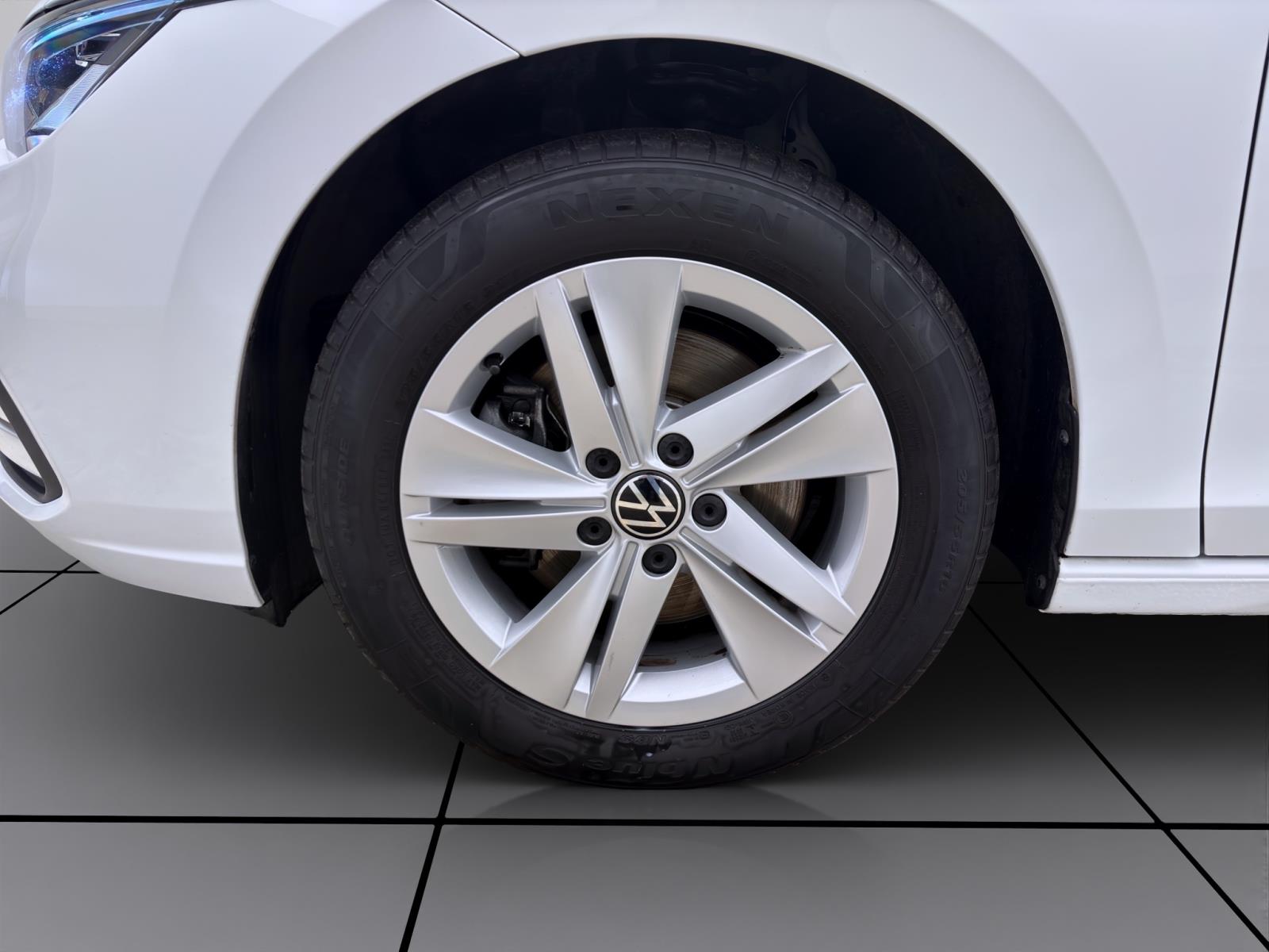 Volkswagen Golf Variant 2.0 TDI DSG LIFE NAVI KAMERA ACC LED