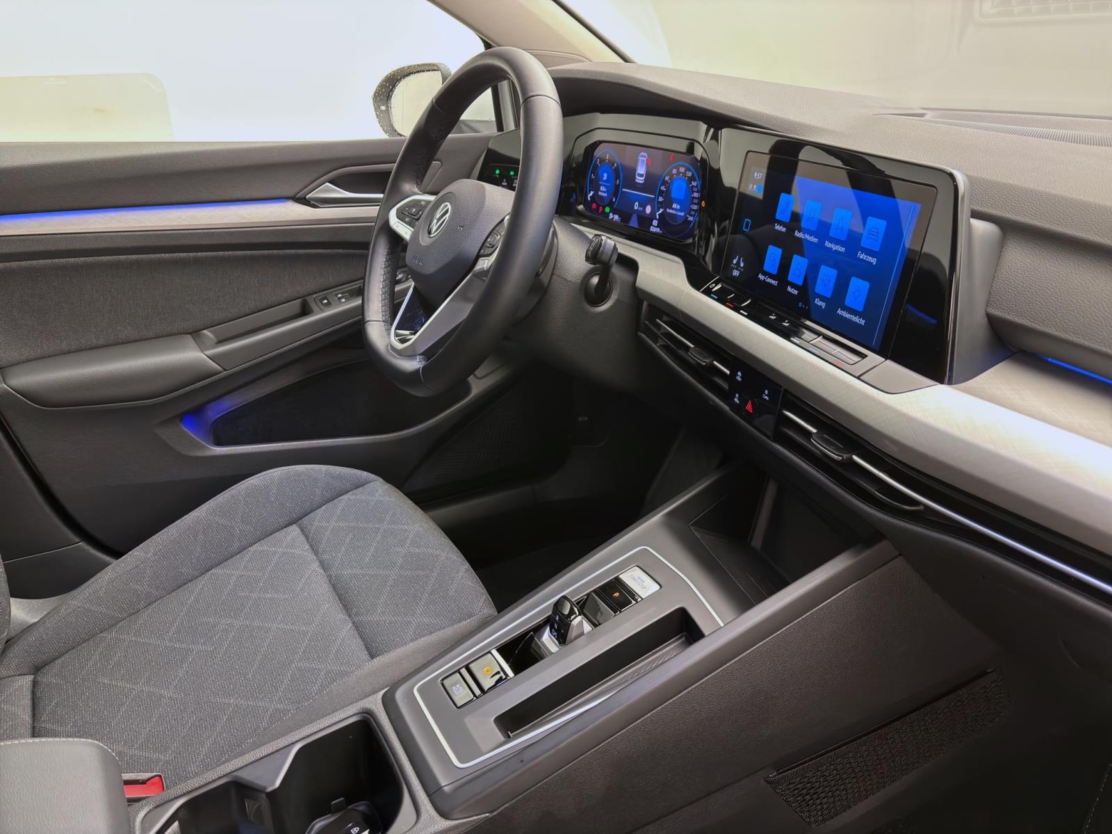 Volkswagen Golf Variant 2.0 TDI DSG LIFE NAVI KAMERA ACC LED