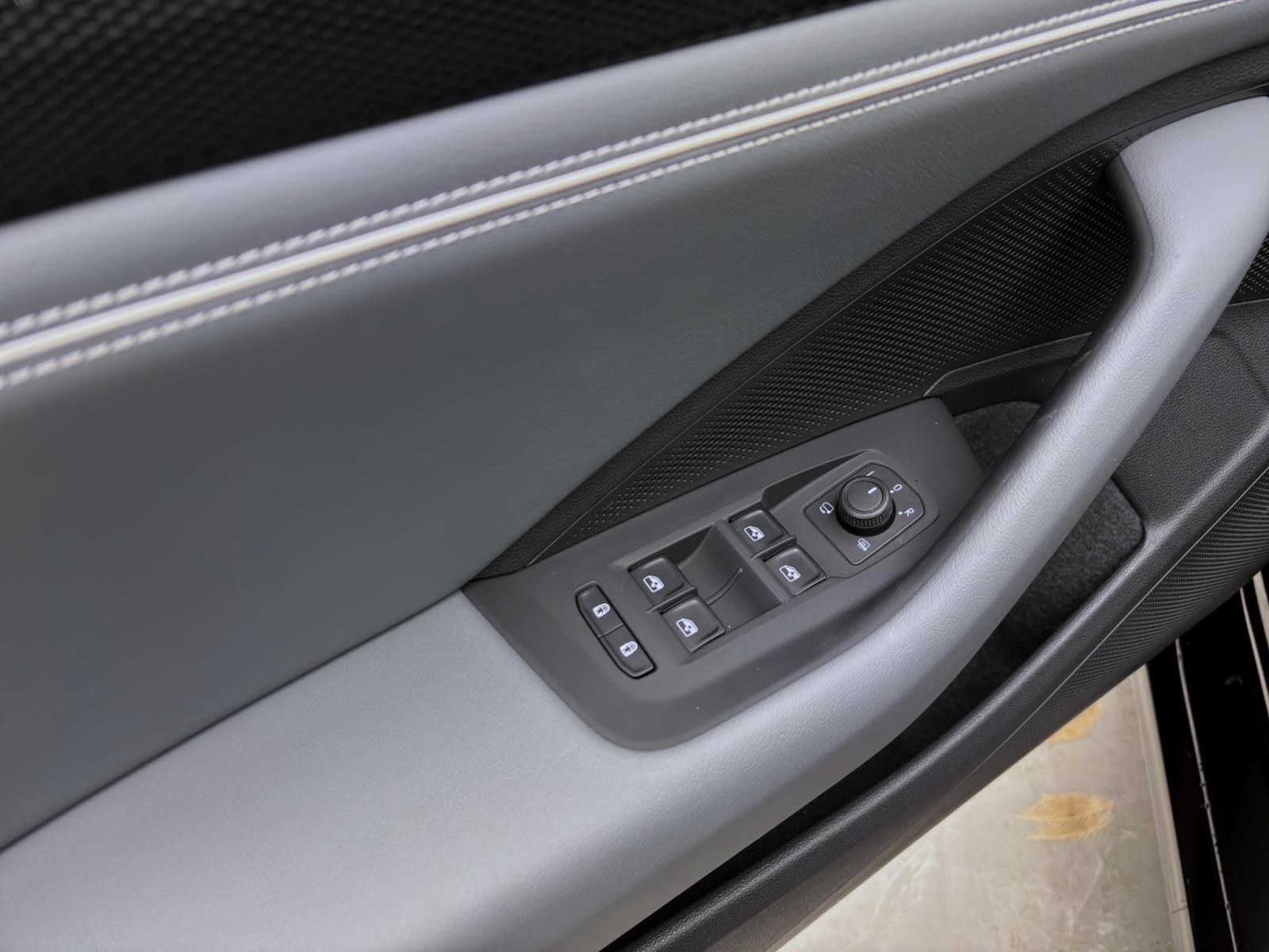 Volkswagen Passat Variant 1.5 eTSI DSG BUSINESS NAVI AHK KAMERA PDC