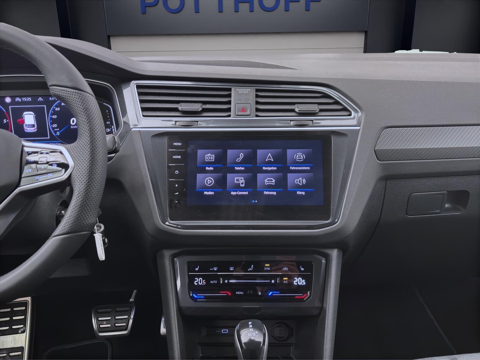 Volkswagen Tiguan 2.0 TDI DSG 4M R-LINE NAVI STDHZG PDC SITZHZG