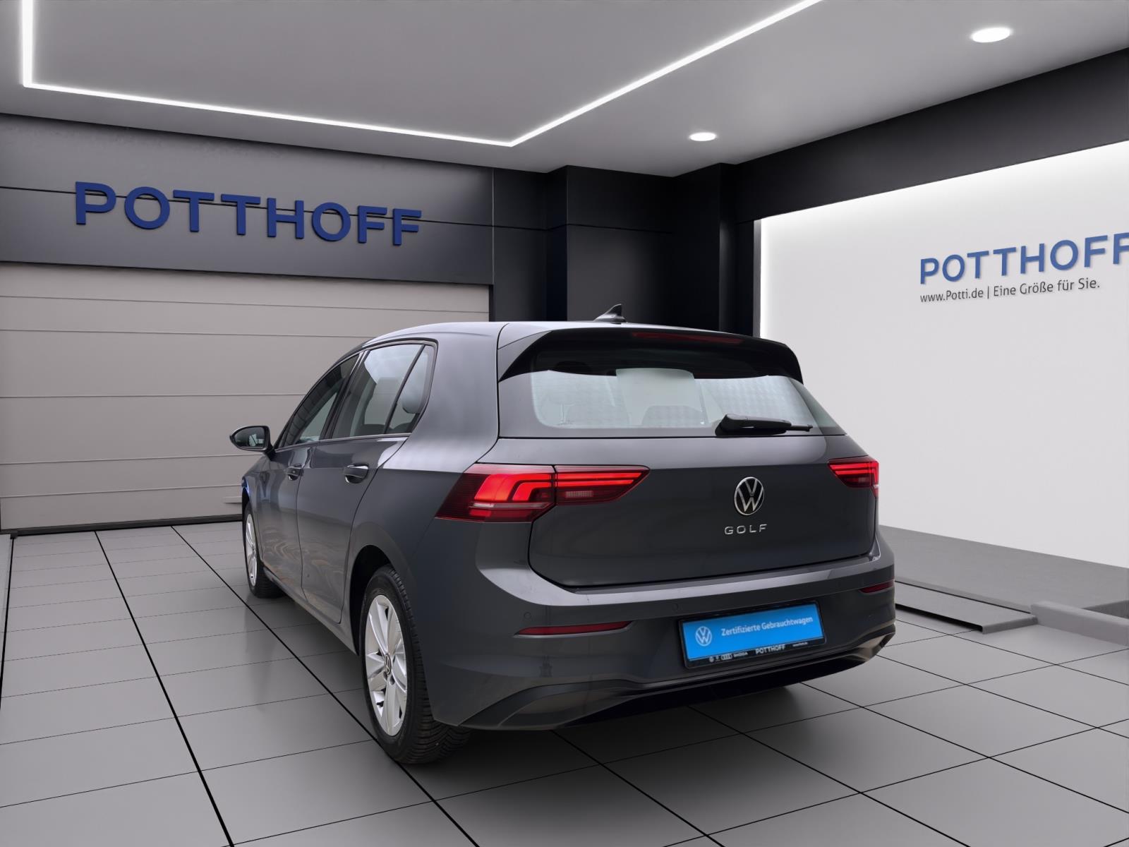 Volkswagen Golf 1.5 TSI LIFE NAVI AHK PDC LED