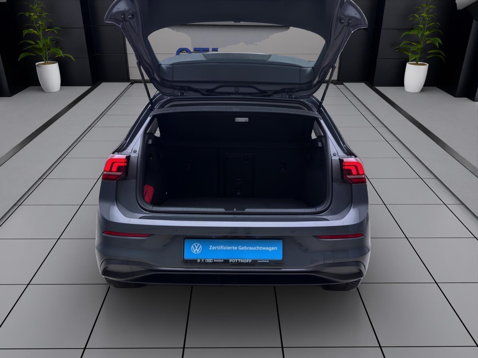 Volkswagen Golf 1.5 TSI LIFE NAVI AHK PDC LED