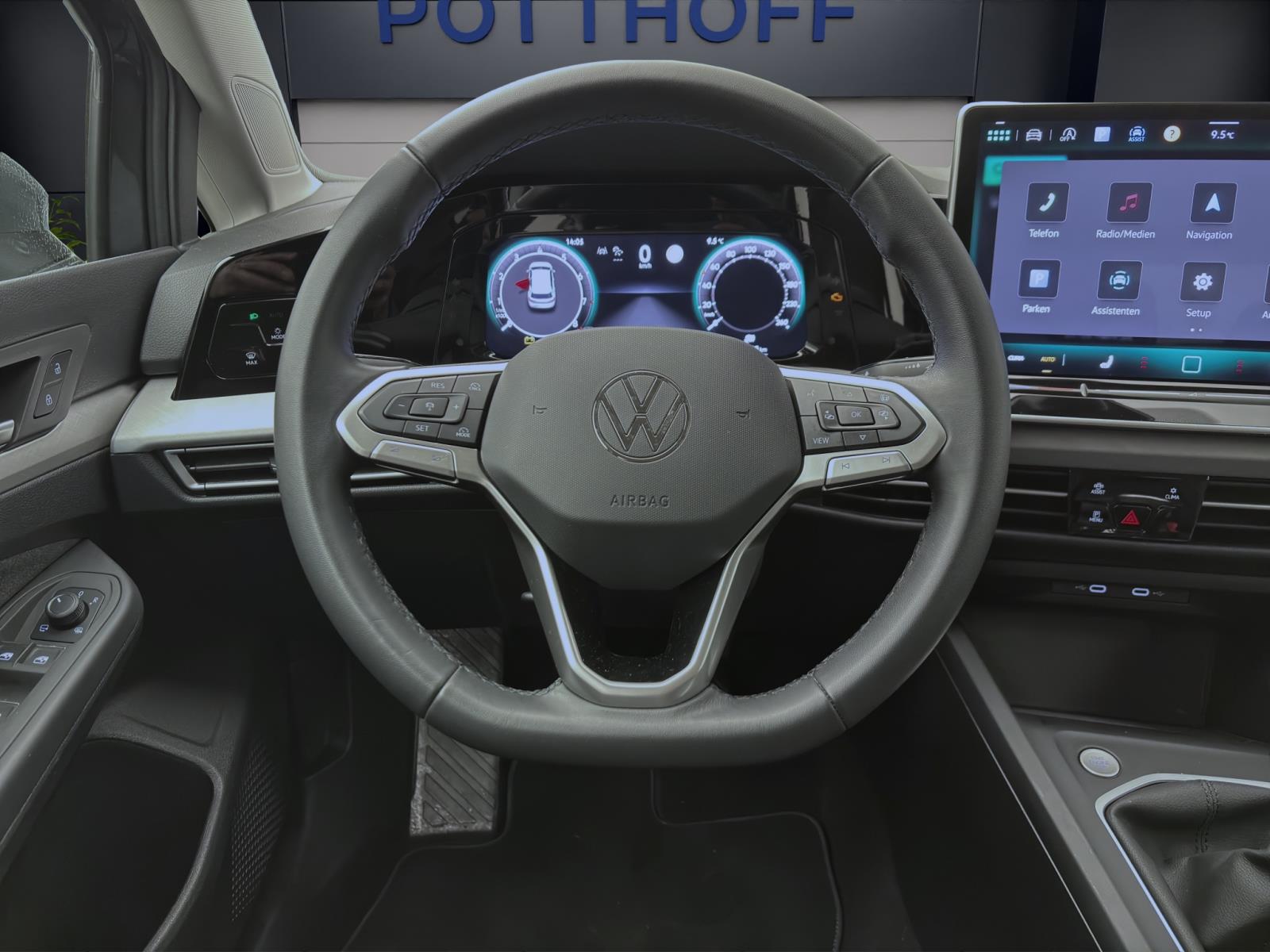 Volkswagen Golf 1.5 TSI LIFE NAVI AHK PDC LED
