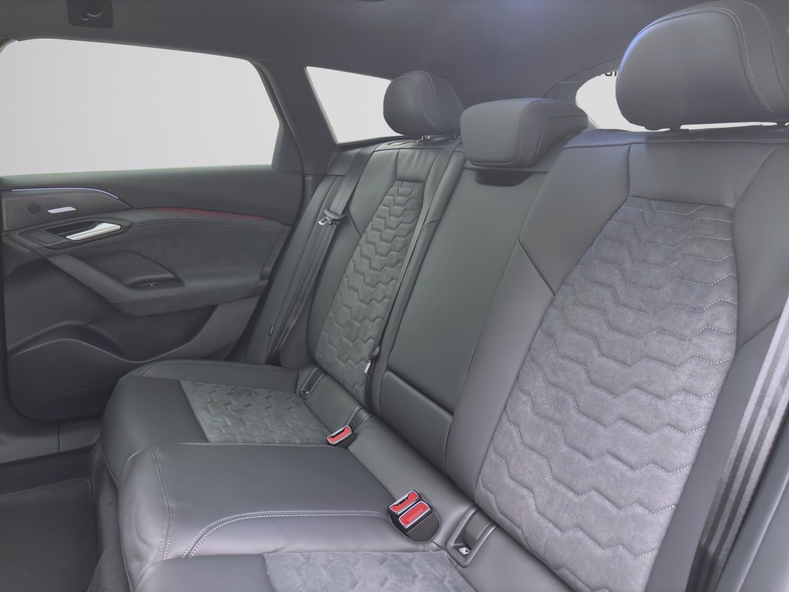Audi A6 e-tron Avant PERFORMANCE S LINE PANO B&O HuD