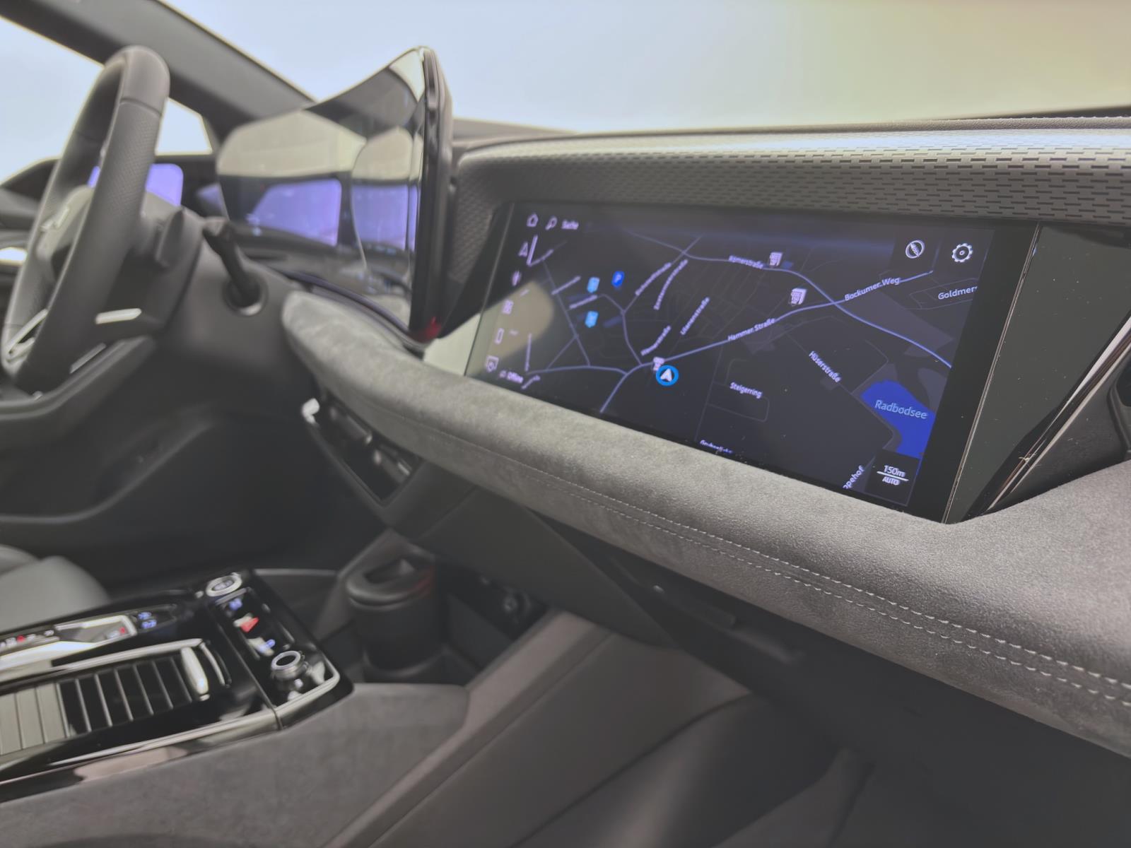 Audi A6 e-tron Avant PERFORMANCE S LINE PANO B&O HuD