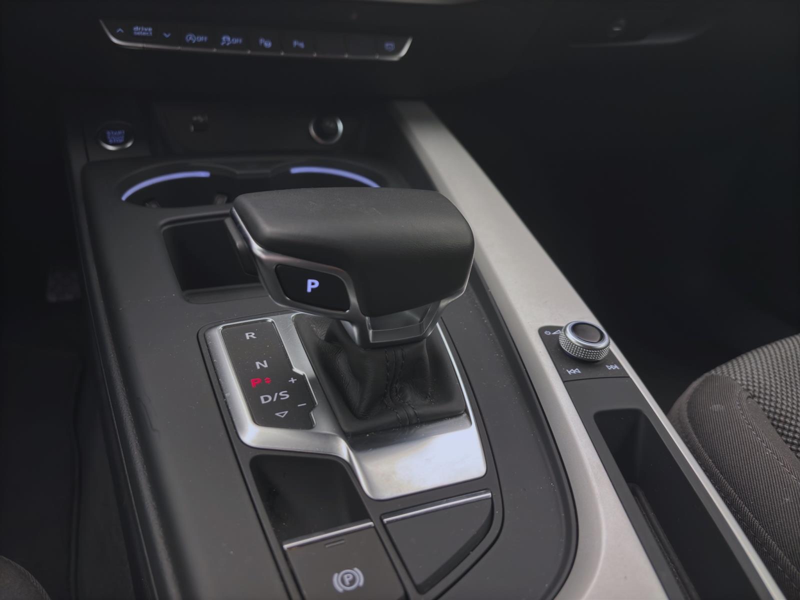 Audi A4 40 TFSI ADVANCED PDC MATRIX KAMERA VIRTUAL