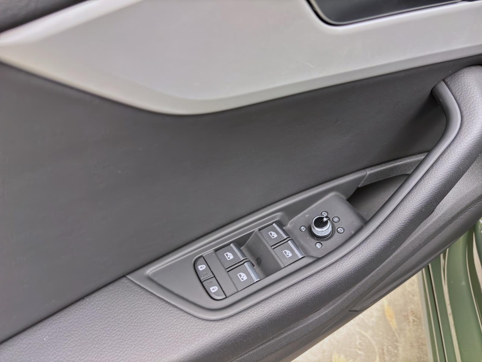 Audi A4 Avant 30 TDI ADVANCED AHK eKLAPPE GRA NAVI