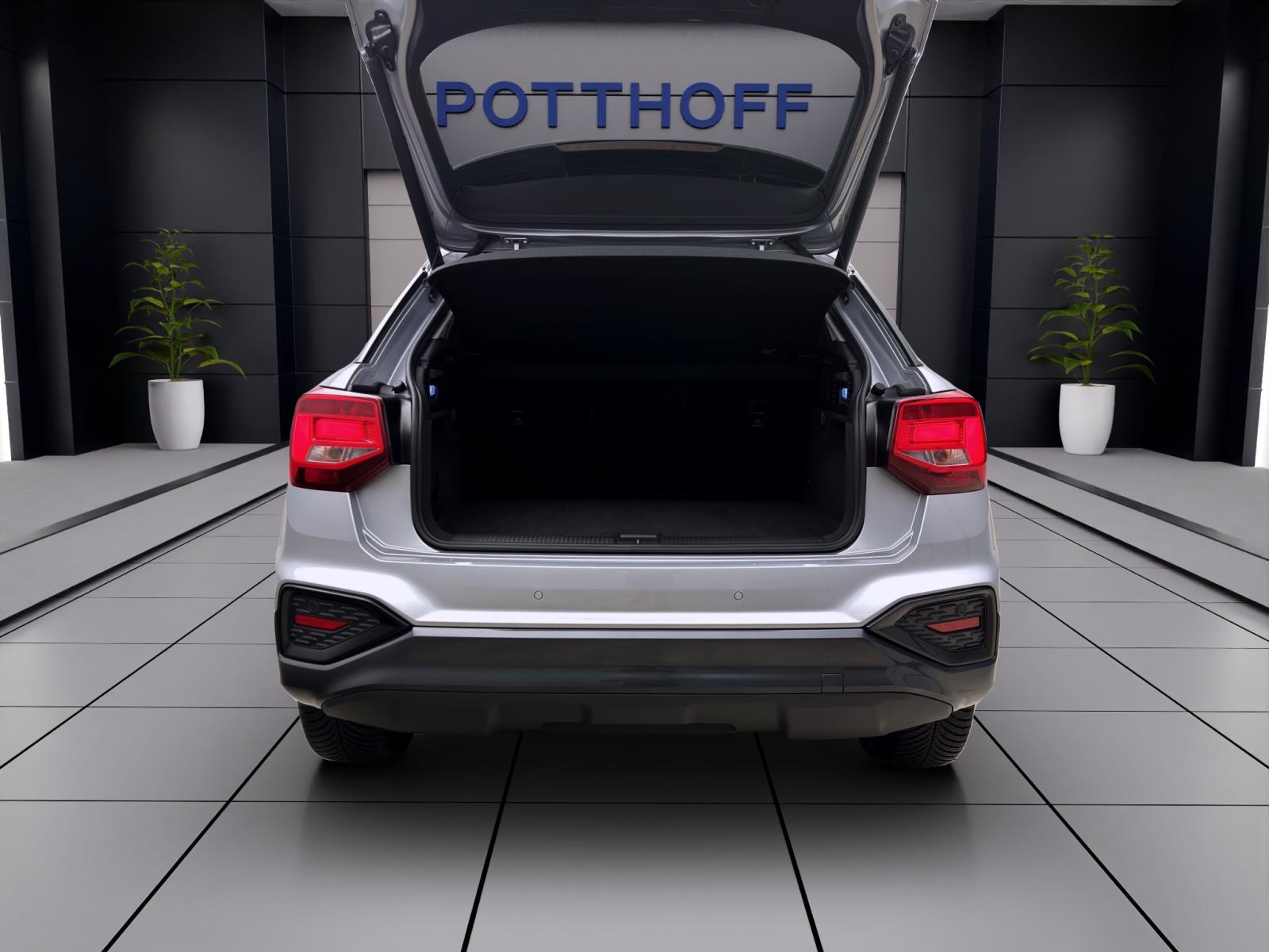 Audi Q2 35 TFSI ADVANCED NAVI PDC AHK LM17