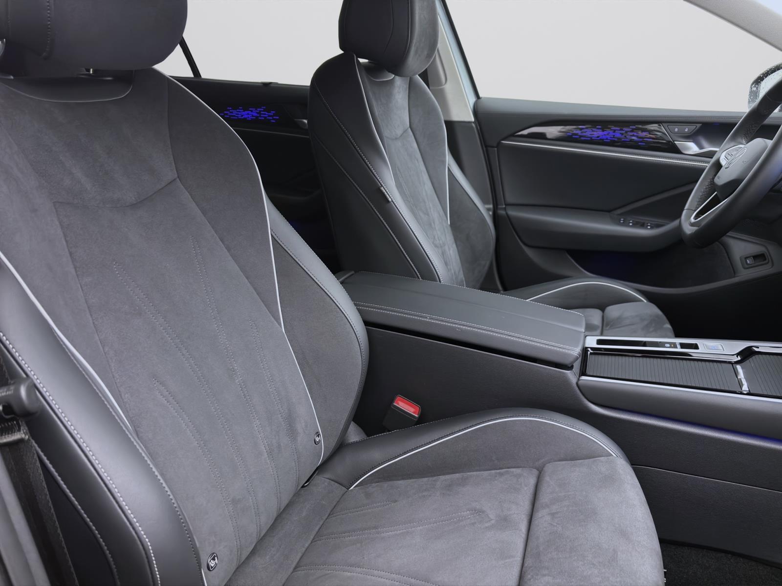 Volkswagen Passat Variant 2.0 TDI DSG ELEGANCE MATRIX AHK KAMERA NAVI