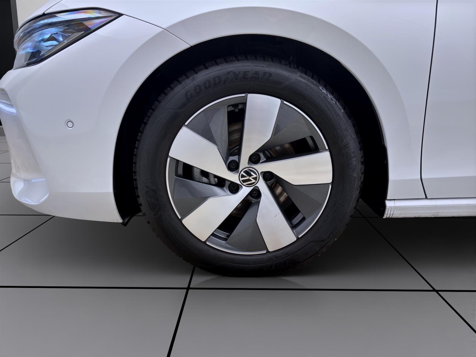 Volkswagen Passat Variant 2.0 TDI DSG ELEGANCE MATRIX AHK KAMERA SITZHZG