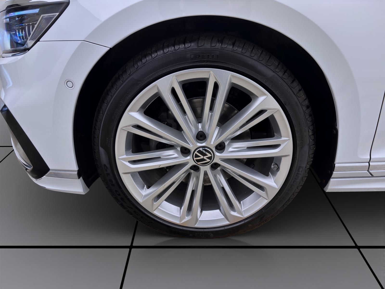 Volkswagen Passat Variant 2.0 TDI DSG ELEGANCE PANO LEDER KAMERA PDC