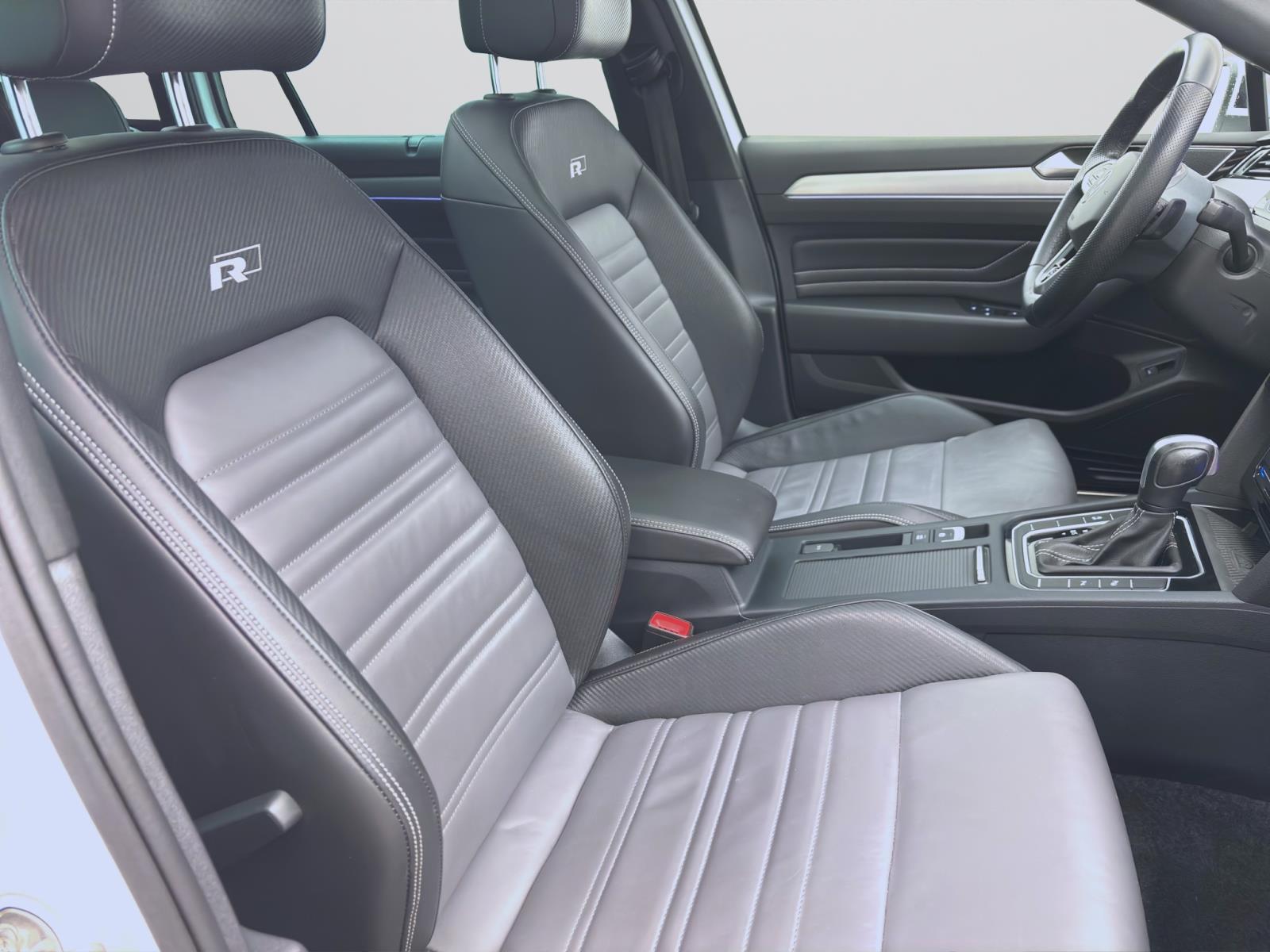 Volkswagen Passat Variant 2.0 TDI DSG ELEGANCE PANO LEDER KAMERA PDC