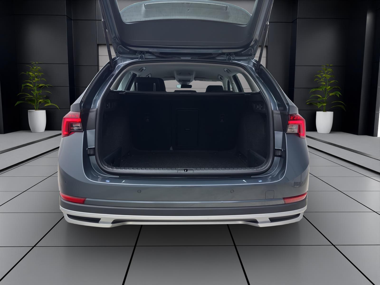 Skoda Octavia Combi 2.0 TDI DSG 4x4 SCOUT AHK NAVI PDC LED
