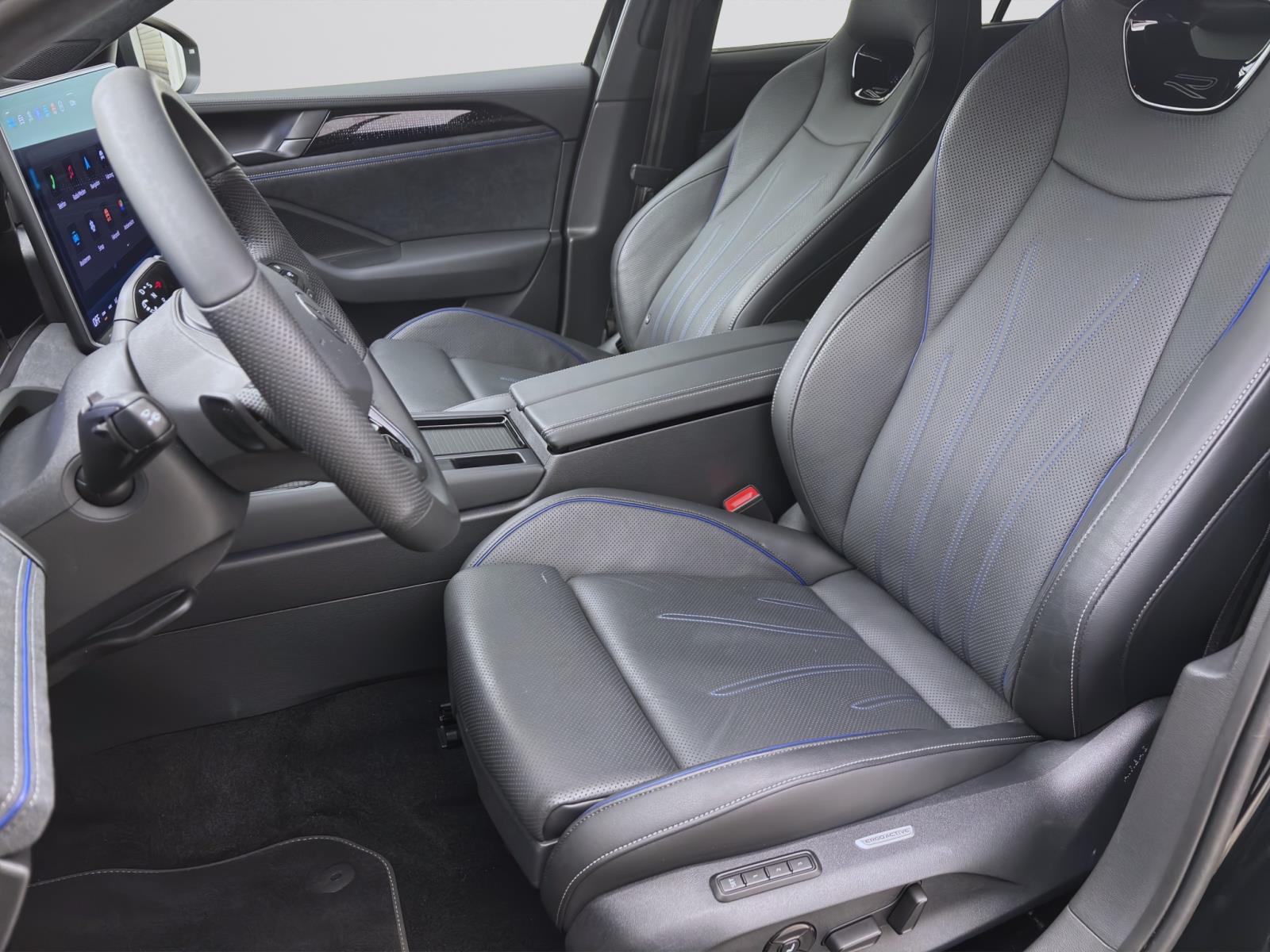 Volkswagen Passat Variant 2.0 TDI DSG R-LINE LEDER HuD AHK NAVI