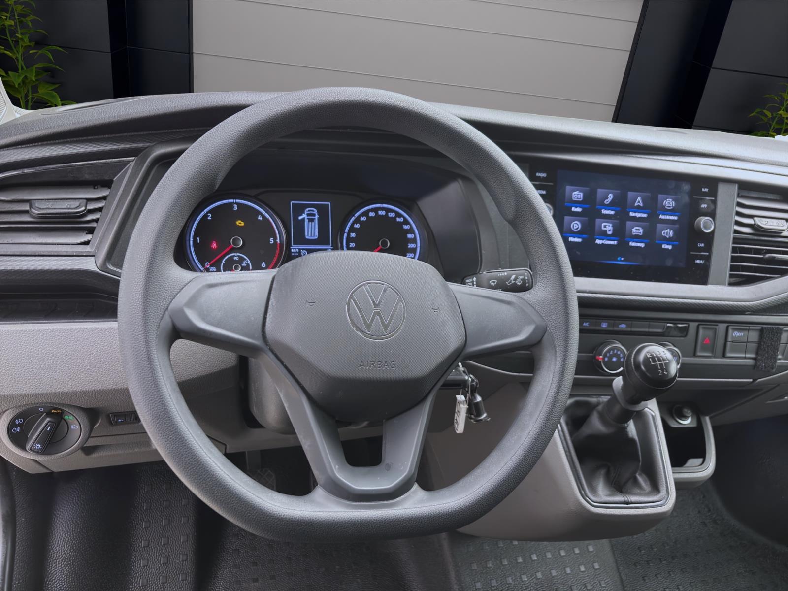 Volkswagen T6.1 Transporter Kombi 2.0 TDI 9-SITZER NAVI KLIMA PDC