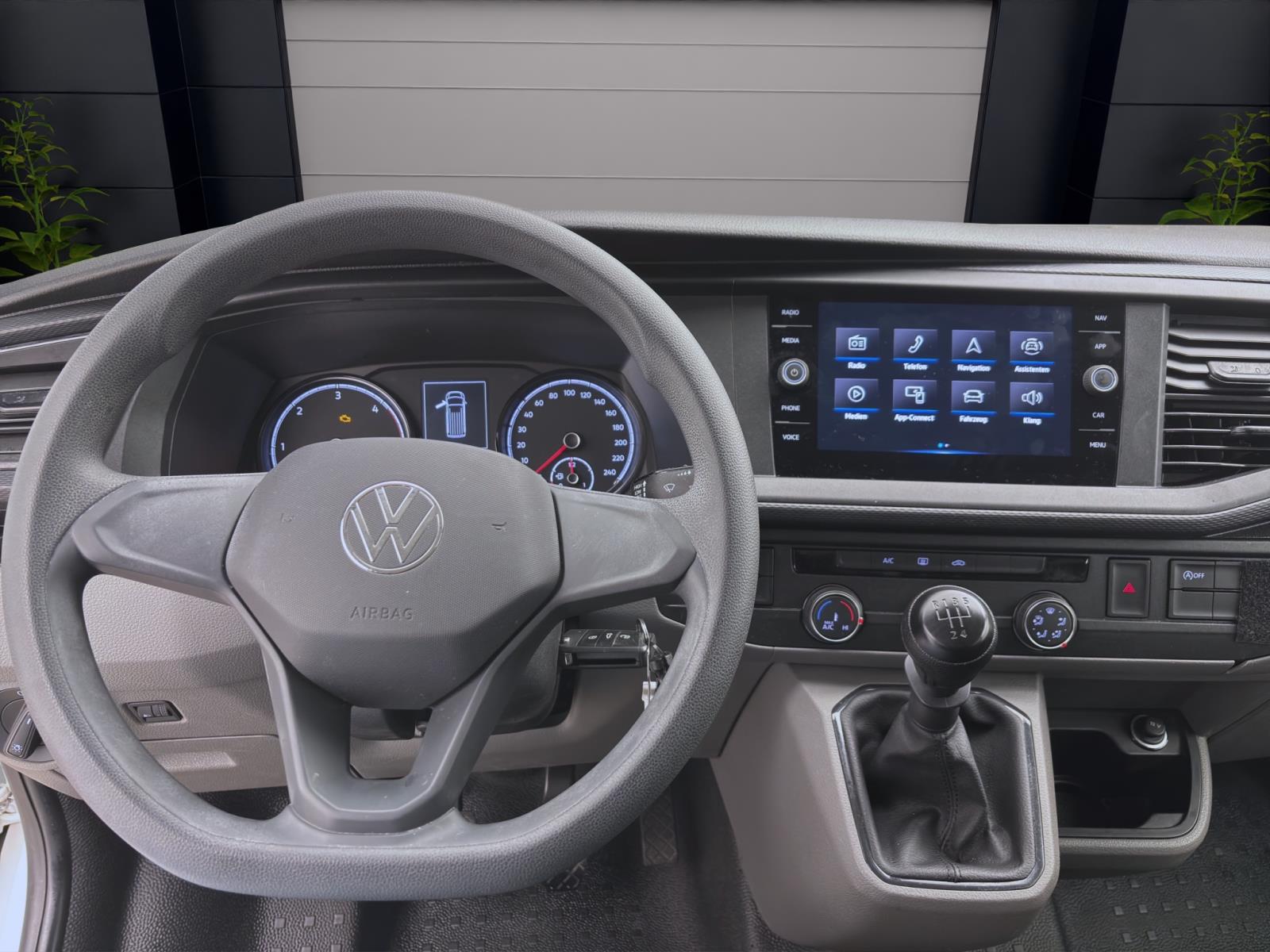 Volkswagen T6.1 Transporter Kombi 2.0 TDI 9-SITZER NAVI KLIMA PDC