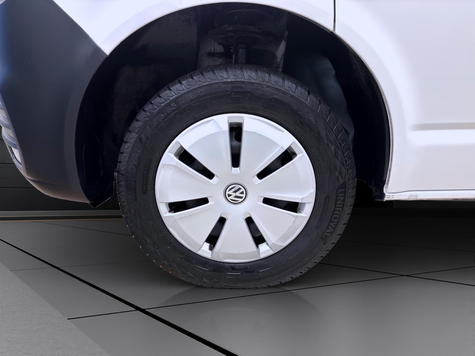 Volkswagen T6.1 Transporter Kombi 2.0 TDI 9-SITZER NAVI PDC KLIMA