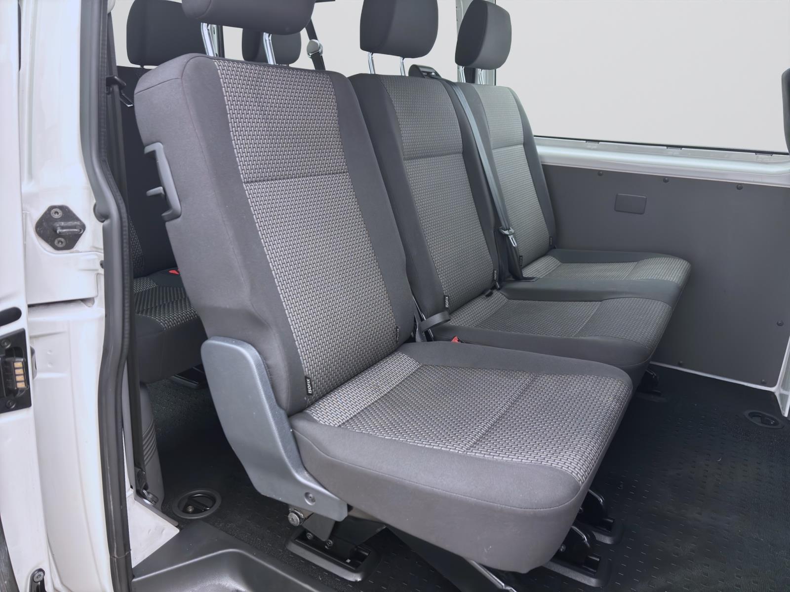 Volkswagen T6.1 Transporter Kombi 2.0 TDI 9-SITZER NAVI PDC KLIMA