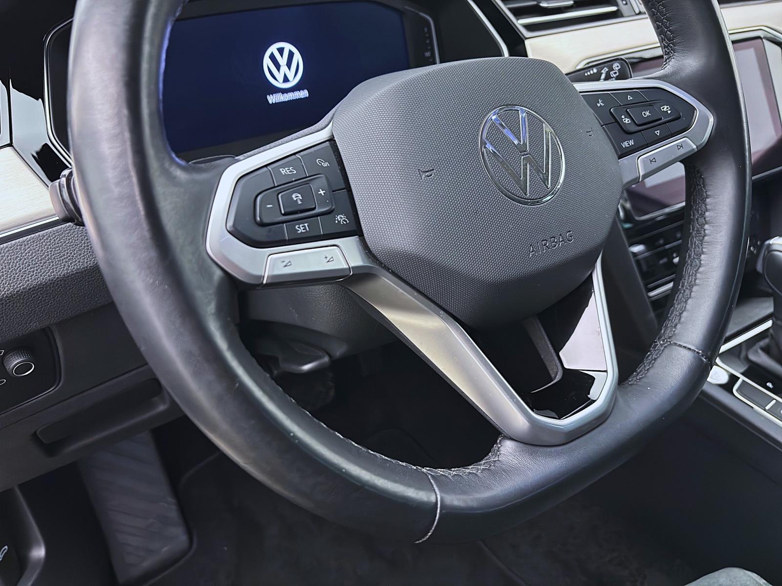 Volkswagen Passat Variant 2.0 TDI DSG ELEGANCE HuD IQ.LIGHT AHK KAMERA