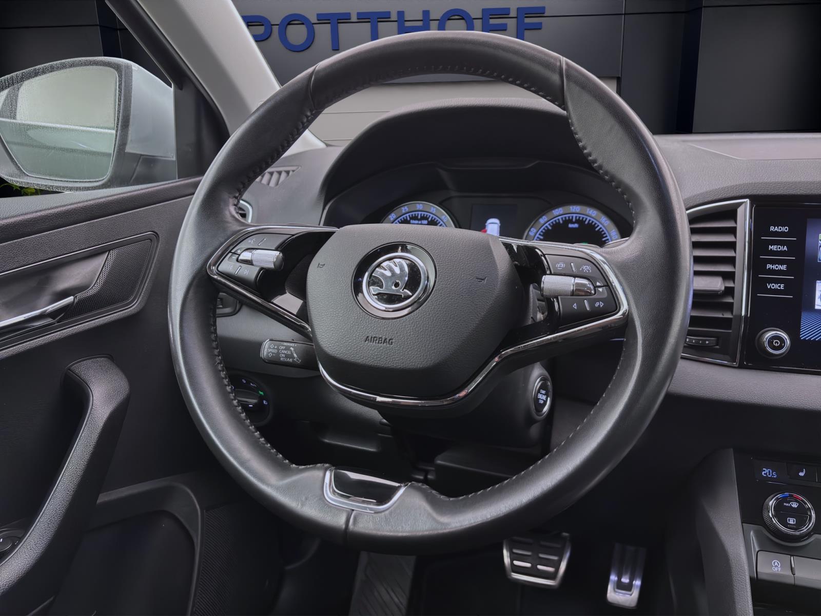 Skoda Karoq 2.0 TDI DSG 4x4 SCOUT AHK LM18 SITZHZG KLIMA