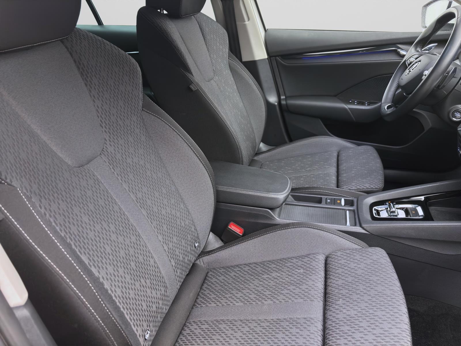 Skoda Octavia Combi 2.0 TDI DSG CLEVER AHK NAVI ACC LED