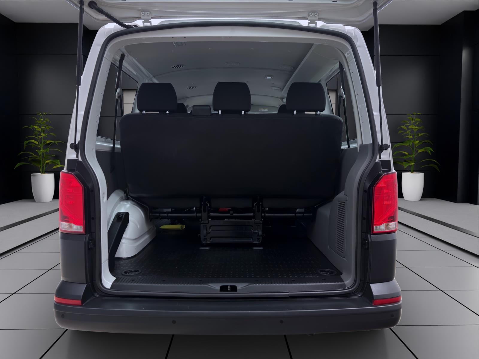 Volkswagen T6.1 Transporter Kombi 2.0 TDI 9-SITZER NAVI KLIMA PDC