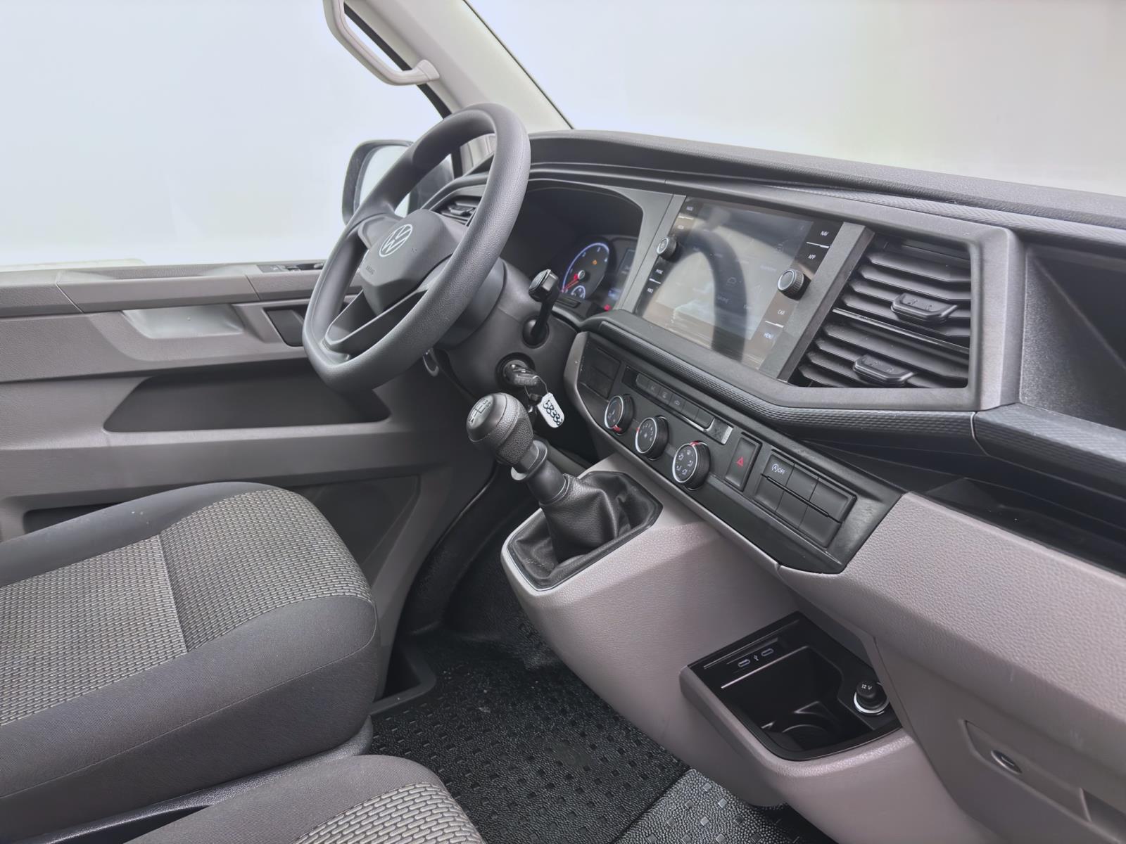 Volkswagen T6.1 Transporter Kombi 2.0 TDI 9-SITZER NAVI KLIMA PDC