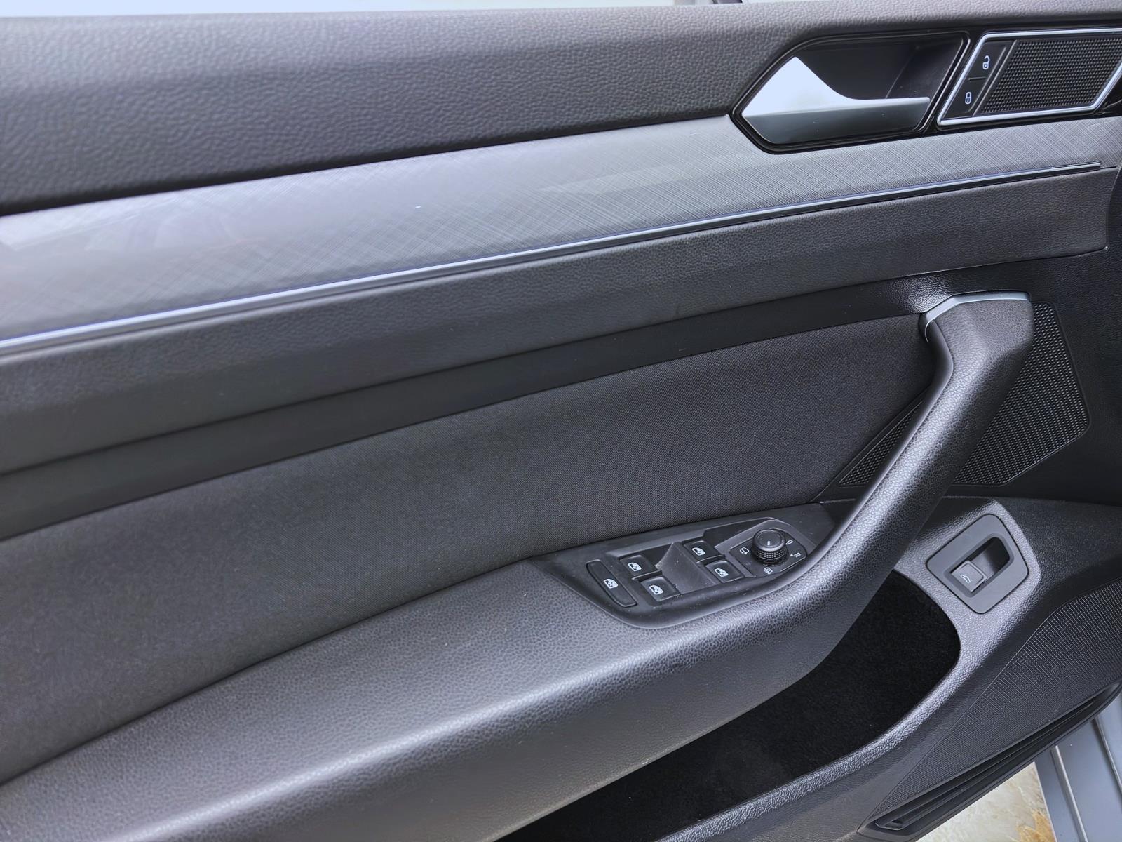 Volkswagen Passat Variant 2.0 TDI DSG BUSINESS PANO NAVI STDHZG AHK