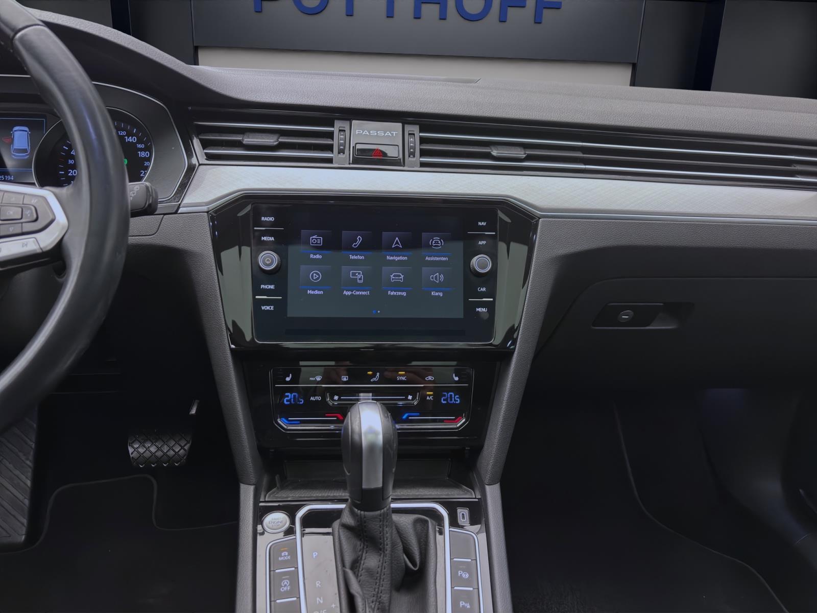Volkswagen Passat Variant 2.0 TDI DSG BUSINESS PANO NAVI STDHZG AHK