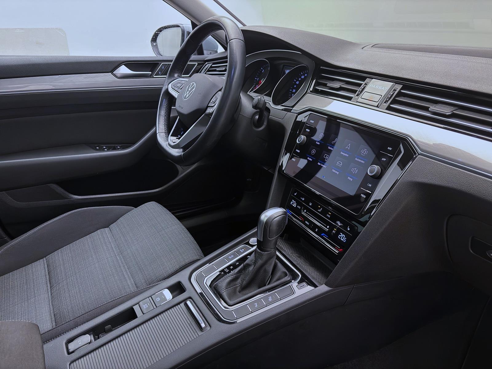 Volkswagen Passat Variant 2.0 TDI DSG BUSINESS PANO NAVI STDHZG AHK