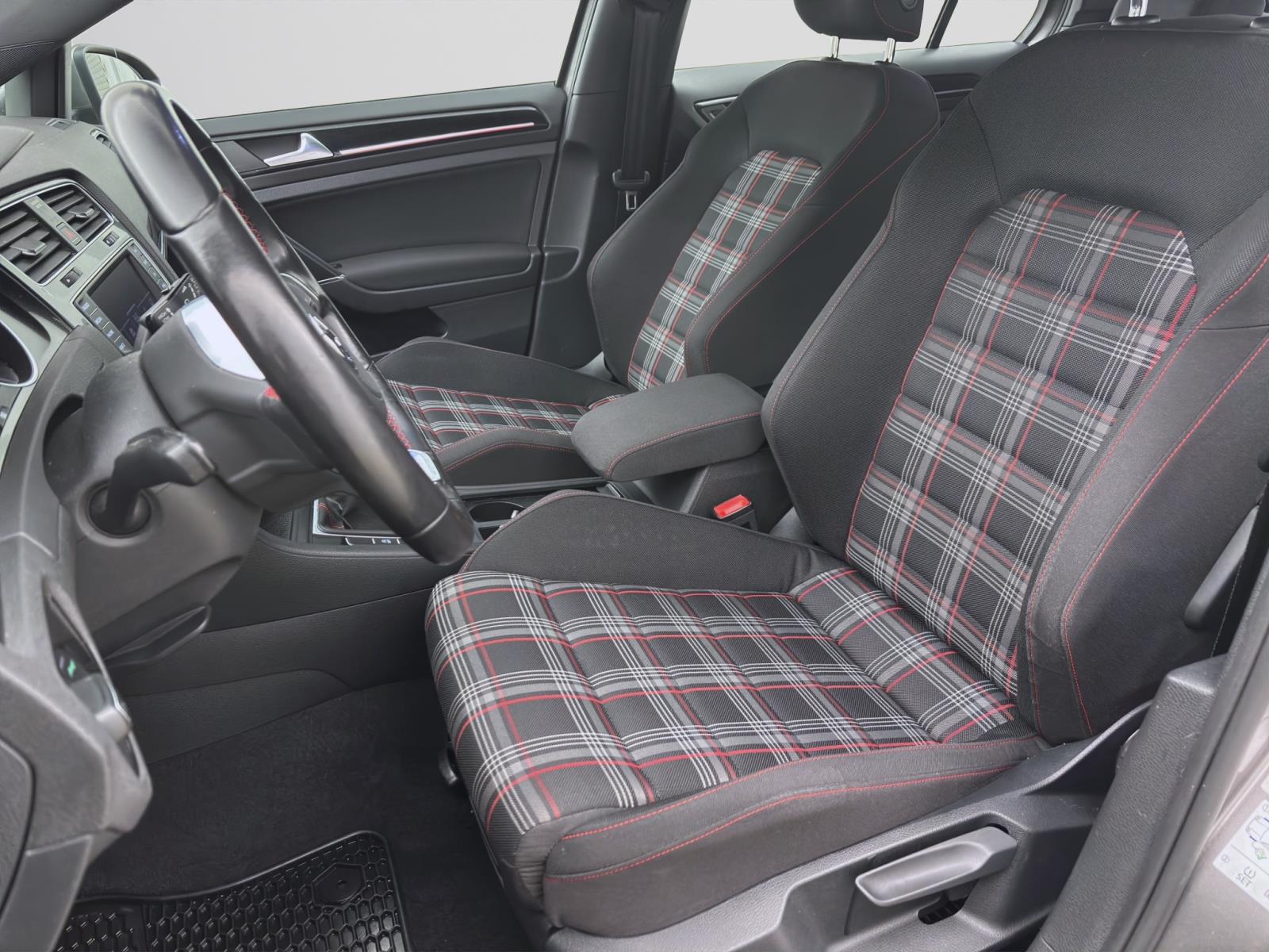 Volkswagen Golf GTI PERFORMANCE NAVI BI-XENON GRA PDC