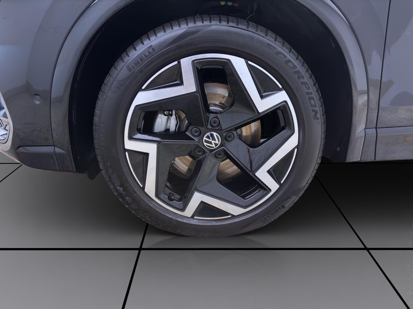 Volkswagen Tiguan 2.0 TDI DSG R-LINE NAVI AHK KAMERA PDC