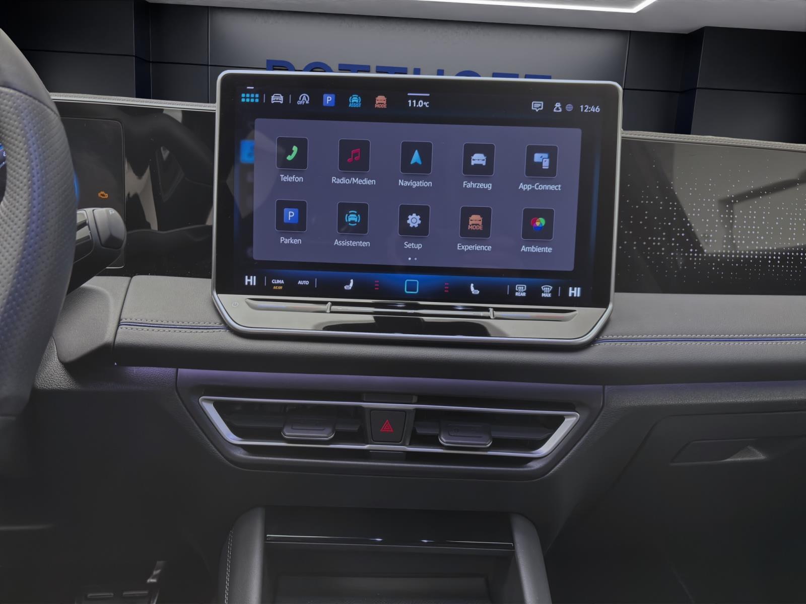 Volkswagen Tiguan 2.0 TDI DSG R-LINE NAVI AHK KAMERA PDC