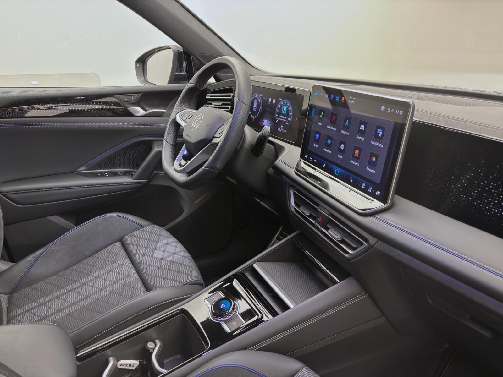Volkswagen Tiguan 2.0 TDI DSG R-LINE NAVI AHK KAMERA PDC