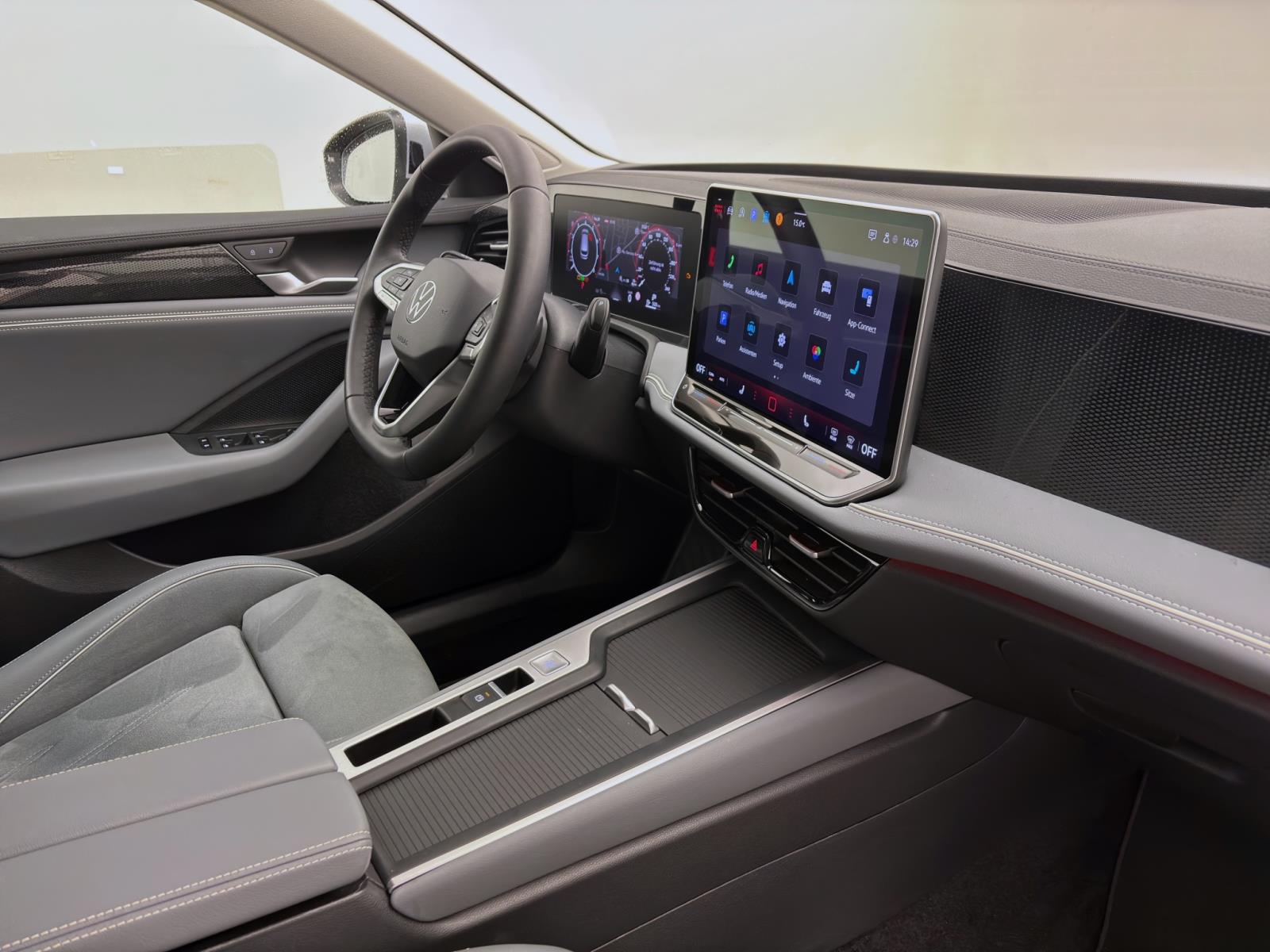 Volkswagen Passat Variant 1.5 eTSI DSG BUSINESS NAVI AHK KAMERA PDC