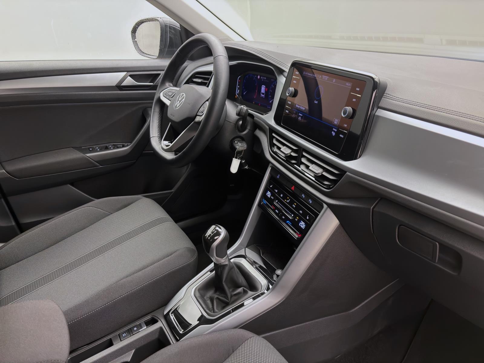 Volkswagen T-Roc 1.0 TSI LIFE NAVI PDC SITZHZG LED