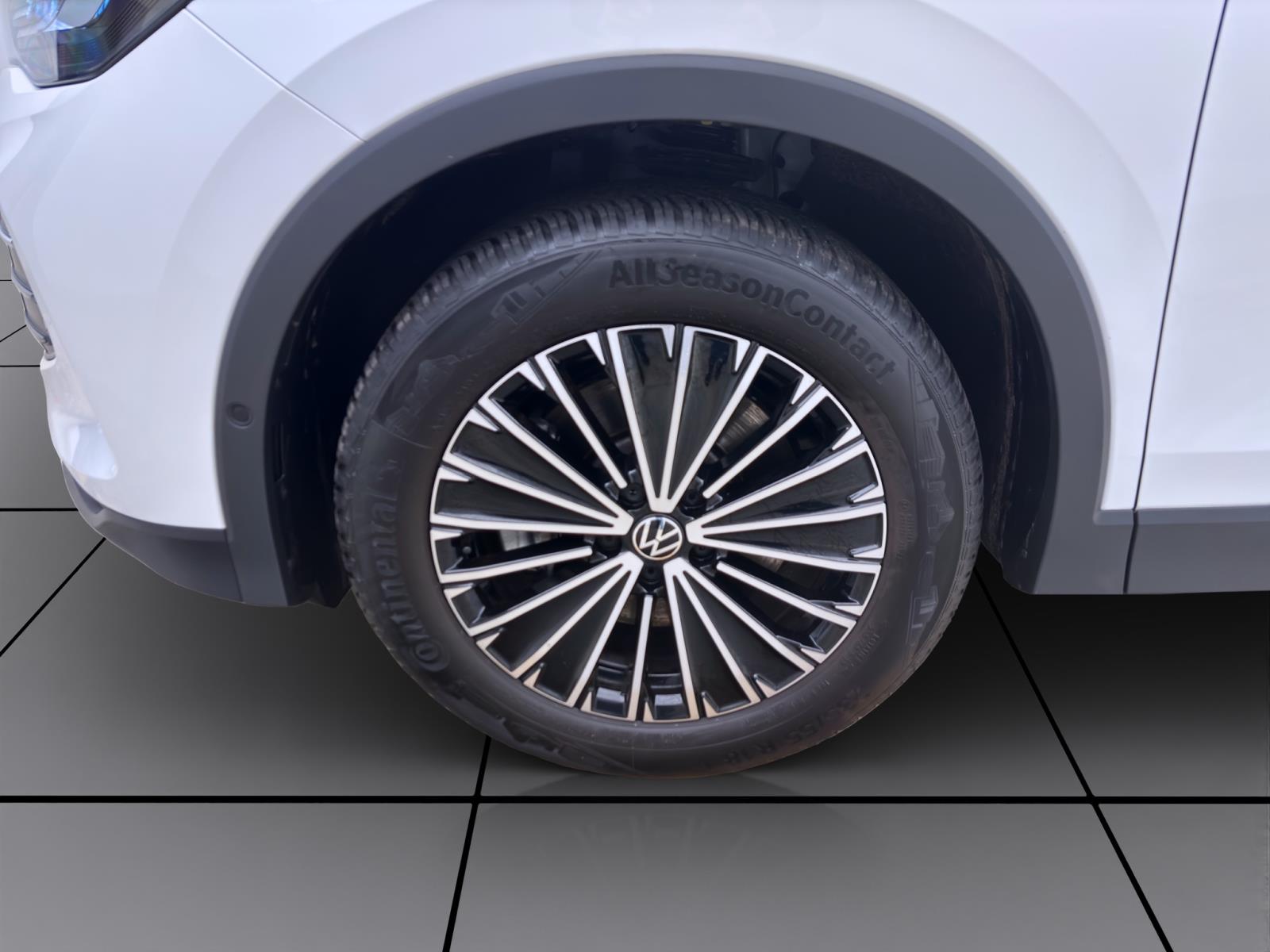 Volkswagen Tiguan 2.0 TDI DSG LIFE NAVI AHK KAMERA LED