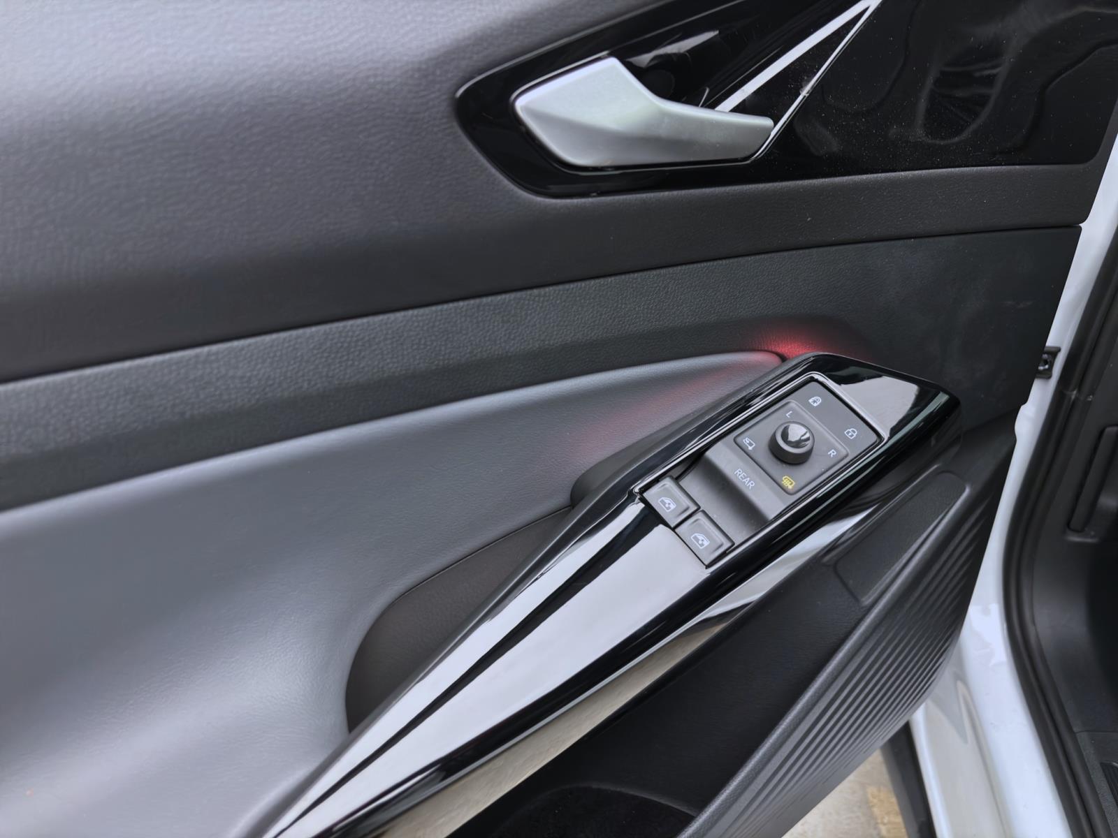 Volkswagen ID.4 PURE NAVI PDC KLIMA SITZHZG LED